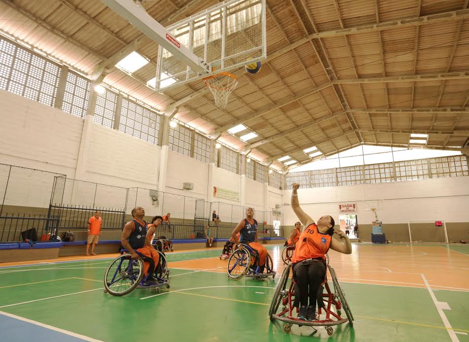 Jogos de basquete em cadeira de rodas movimentam Vitória no final de semana