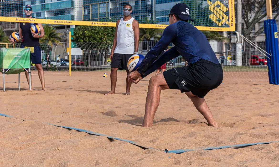 Vôlei de praia: capixaba Alison e Álvaro Filho preparam retorno a competições