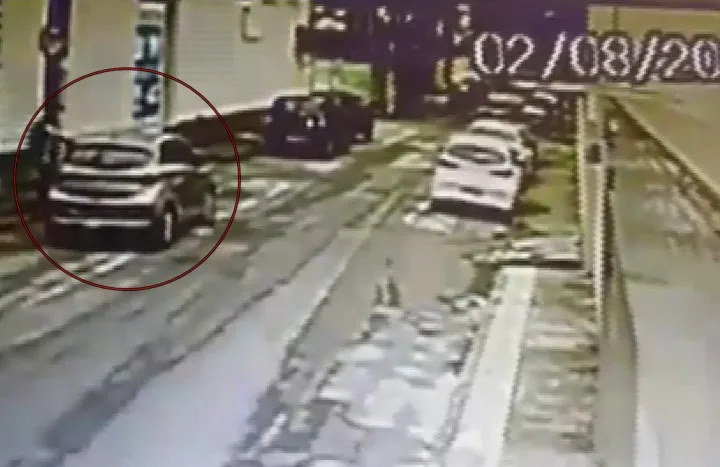 Criminoso rouba carro de casal e filha presencia assalto em Jardim Camburi