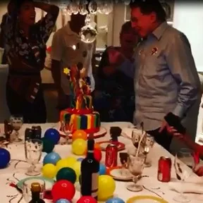 Silvio Santos comemora aniversário de 86 anos em família