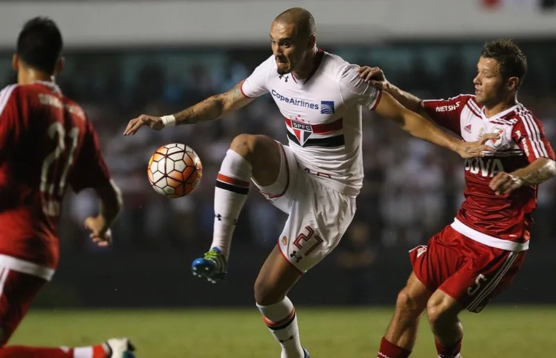 Maicon pede mesma raça mostrada contra o River para São Paulo eliminar o Audax