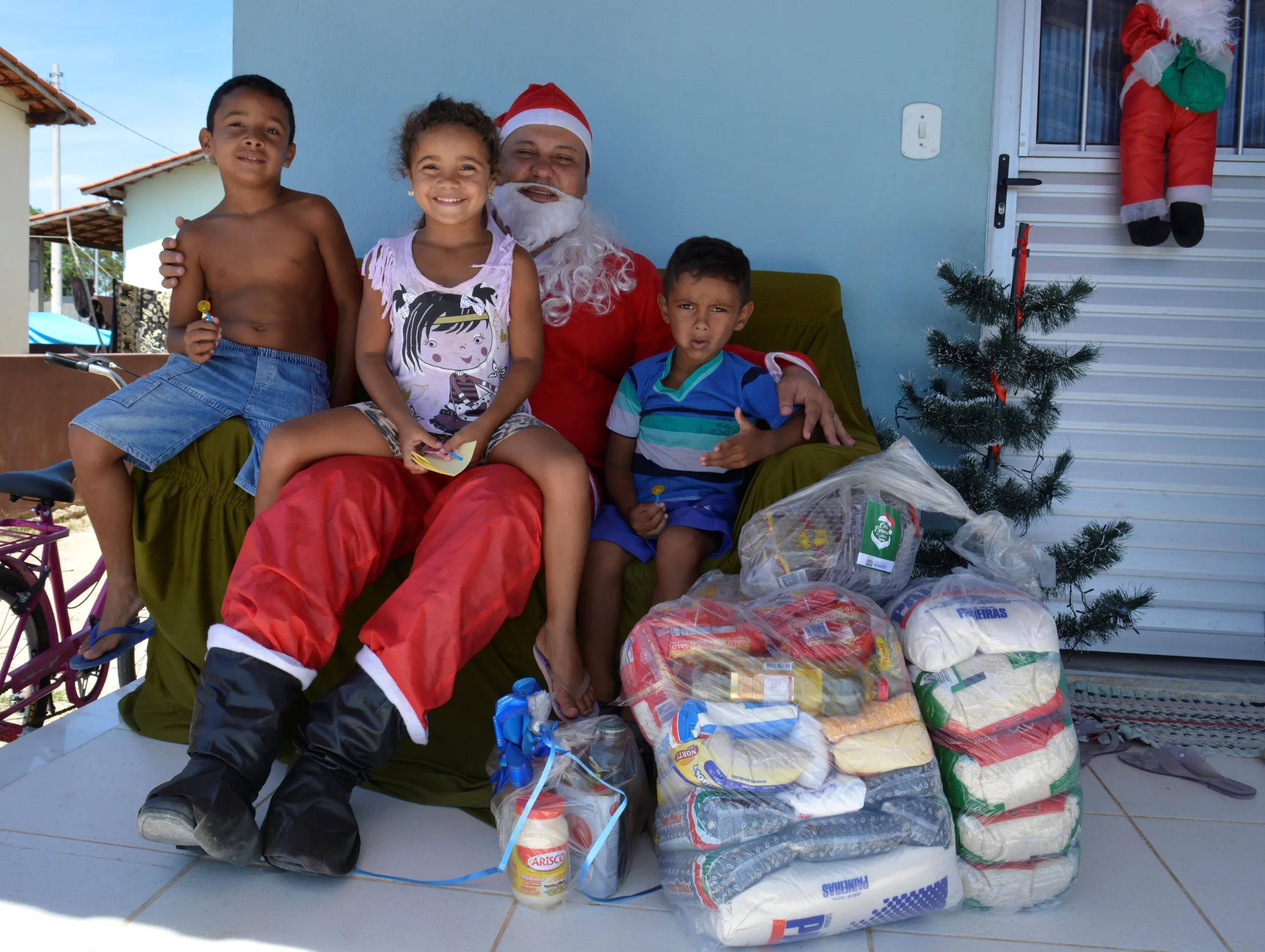 Famílias de Presidente Kennedy começam a receber cesta de Natal