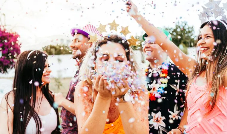 Veja dicas e telefones de emergência para um carnaval saudável e seguro