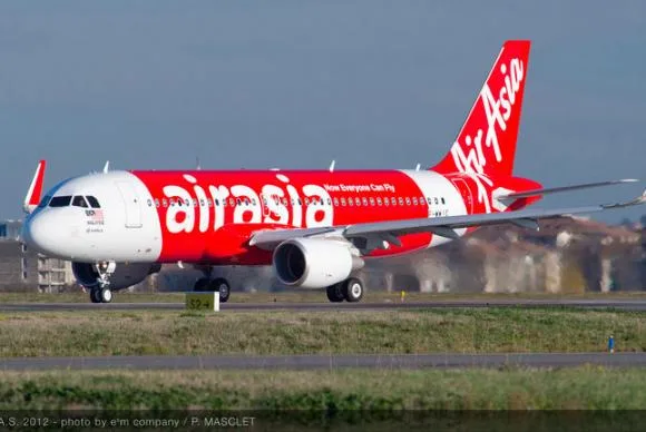 AirAsia: sobe para 16 número de corpos retirados do mar