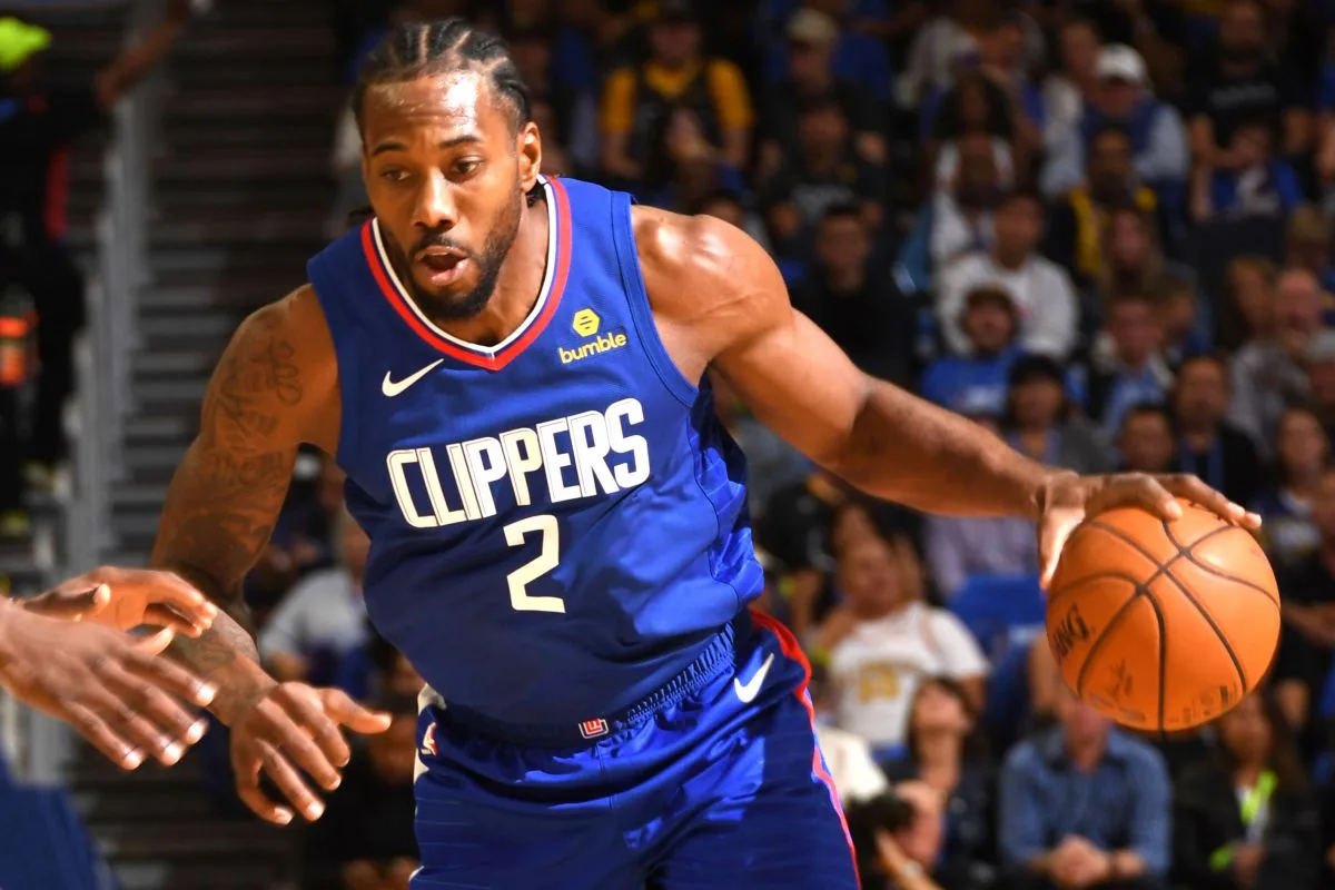 Kawhi Leonard brilha em retorno e Clippers derrotam Spurs na NBA