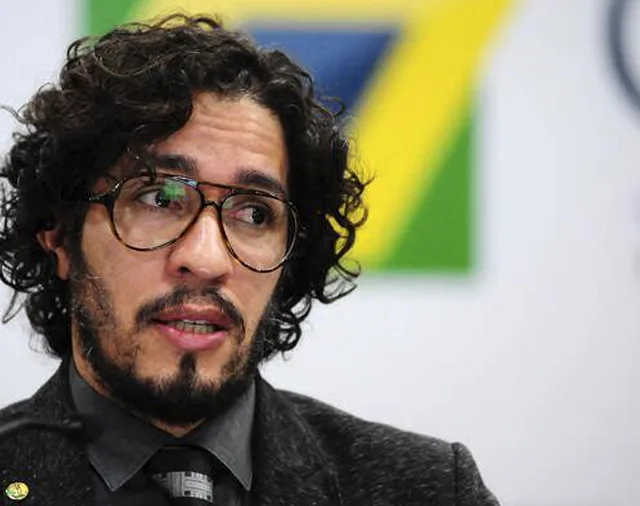 'Cuspiria de novo em Bolsonaro', diz Jean Wyllys após advertência