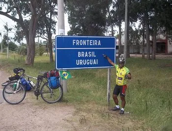 Servidor público promete percorrer o litoral de Itaúnas até Santa Catarina de bicicleta