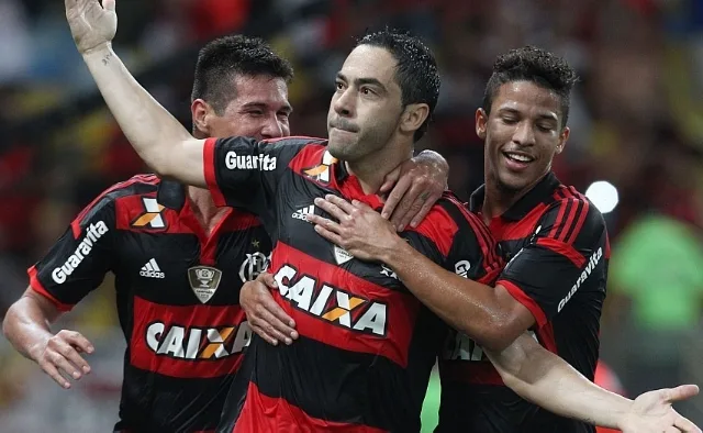 Flamengo faz 2 a 0 no Atlético-MG na primeira semifinal