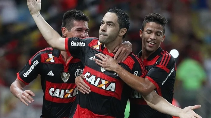 Flamengo faz 2 a 0 no Atlético-MG na primeira semifinal