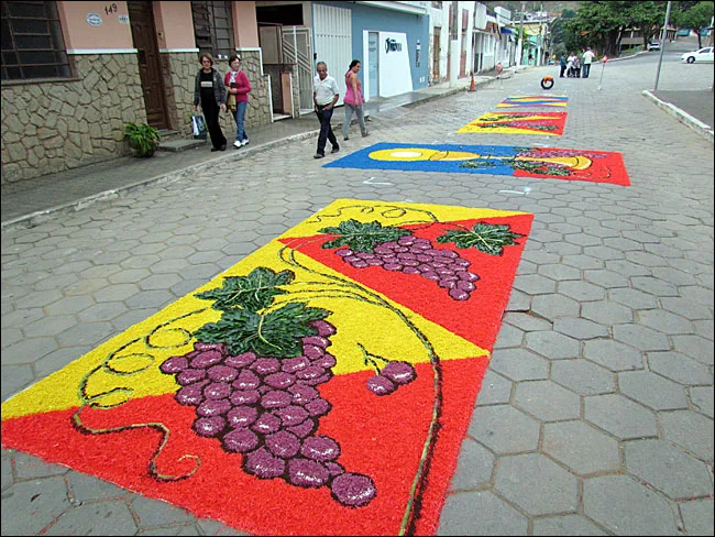 Veja onde conferir os tapetes de Corpus Christi e como fica o trânsito na Grande Vitória