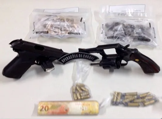 Suspeitos são detidos com armas e drogas em Vila Velha