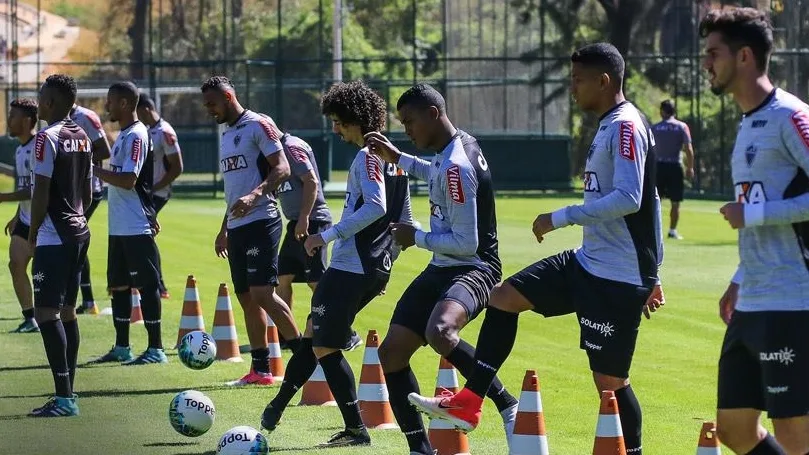 Antes de estreia, Papagaio se diz pronto e exalta concorrência no Atlético-MG