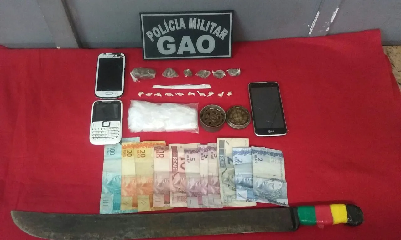 Polícia apreende drogas e prende cinco pessoas durante ação em Muqui