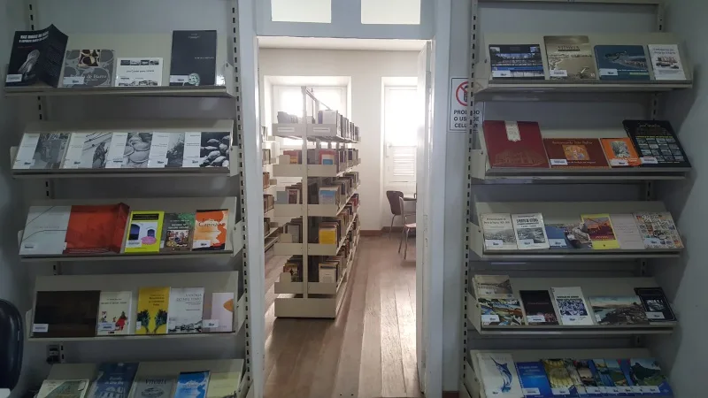 Livros sobre Vitória na Biblioteca Municipal