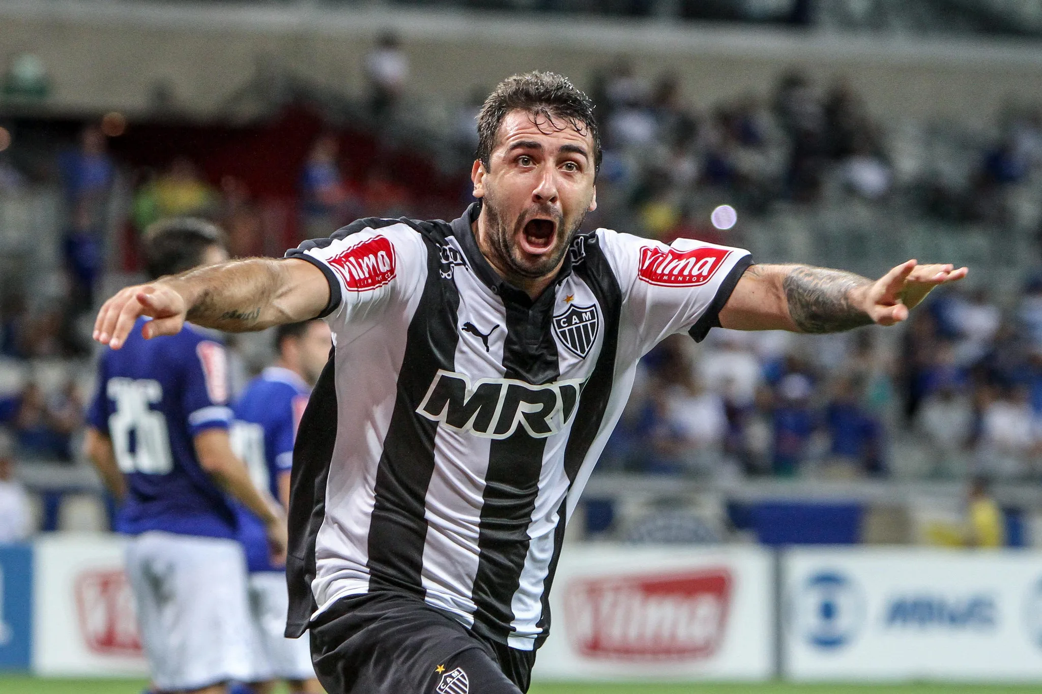 Pratto é confirmado como desfalque no Atlético-MG e Guilherme treina como titular