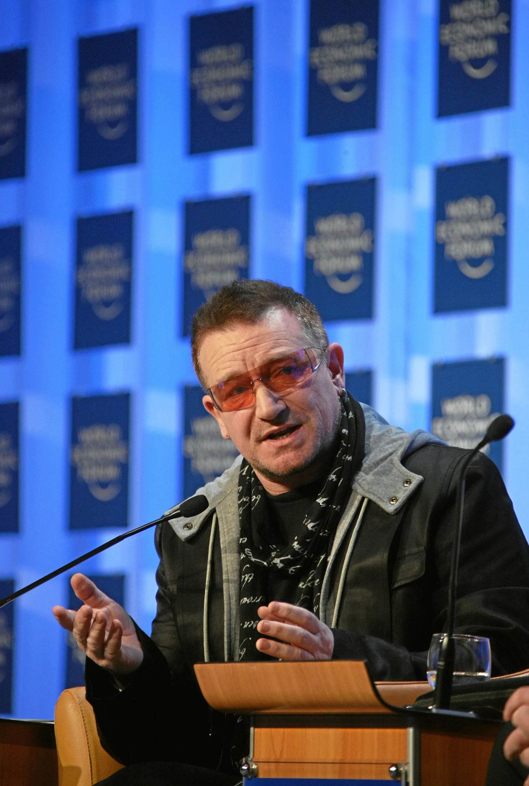 Em Davos, Bono Vox evita comentários sobre direitos humanos no Brasil