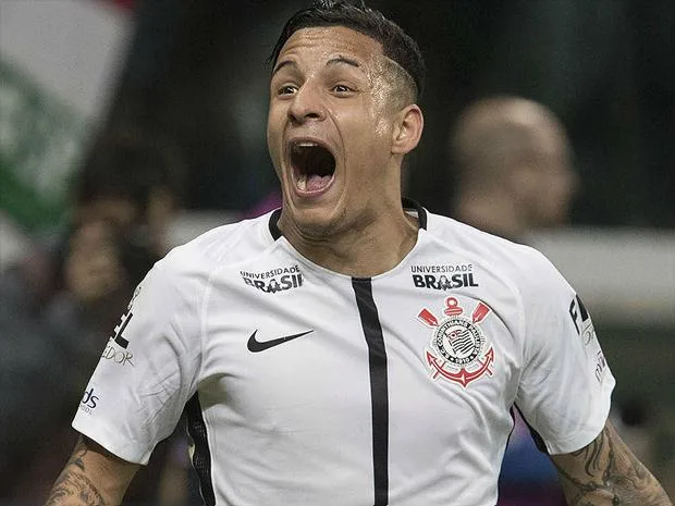 Corinthians oficializa venda de Guilherme Arana para o Sevilla