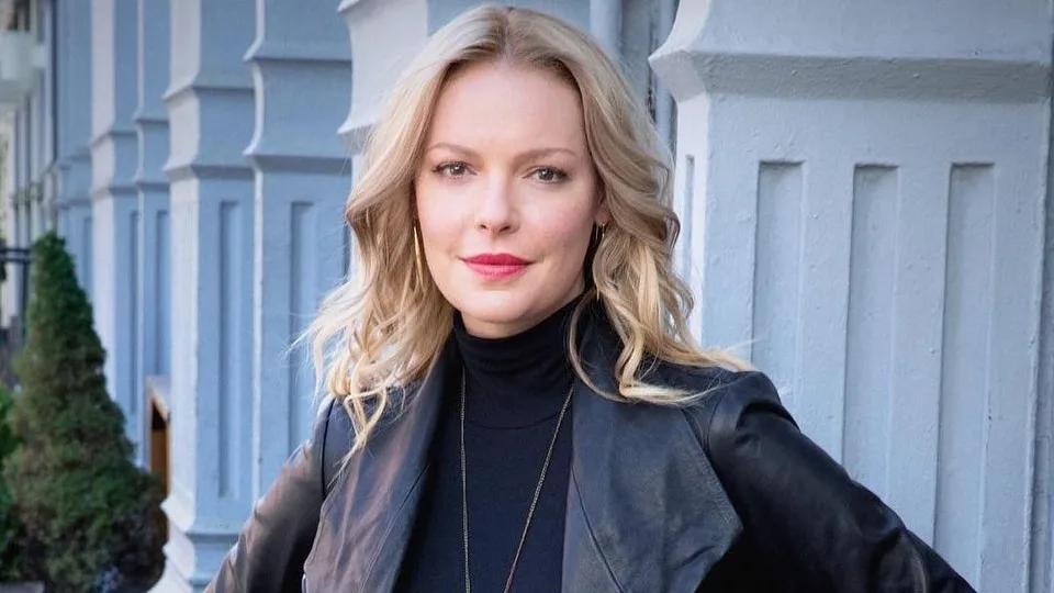 Katherine Heigl entra para o elenco de Suits após saída de Meghan Markle