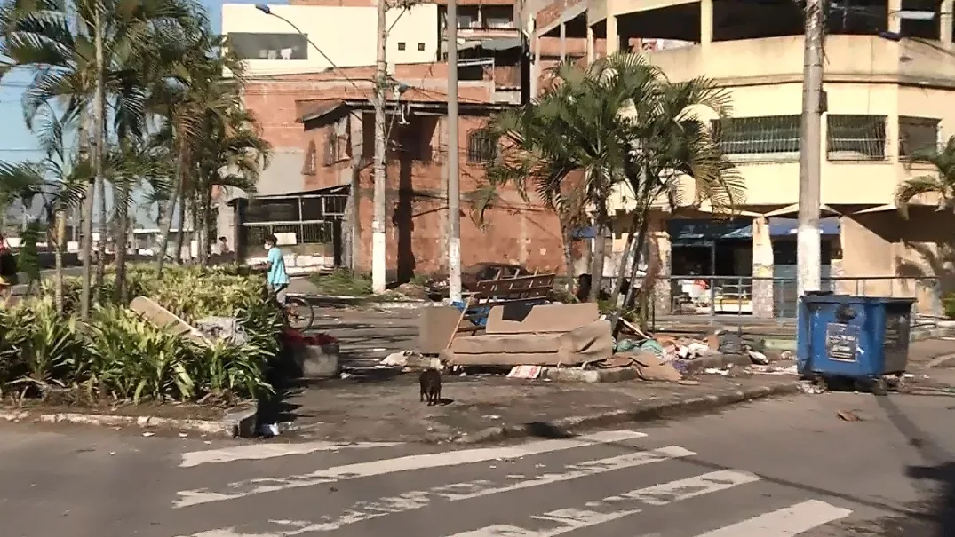 Vítima de emboscada, moradora de rua é atingida por facada no peito em Vila Velha