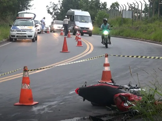 Jovem morre em grave acidente na Serra Jovem morre em grave acidente na Serra