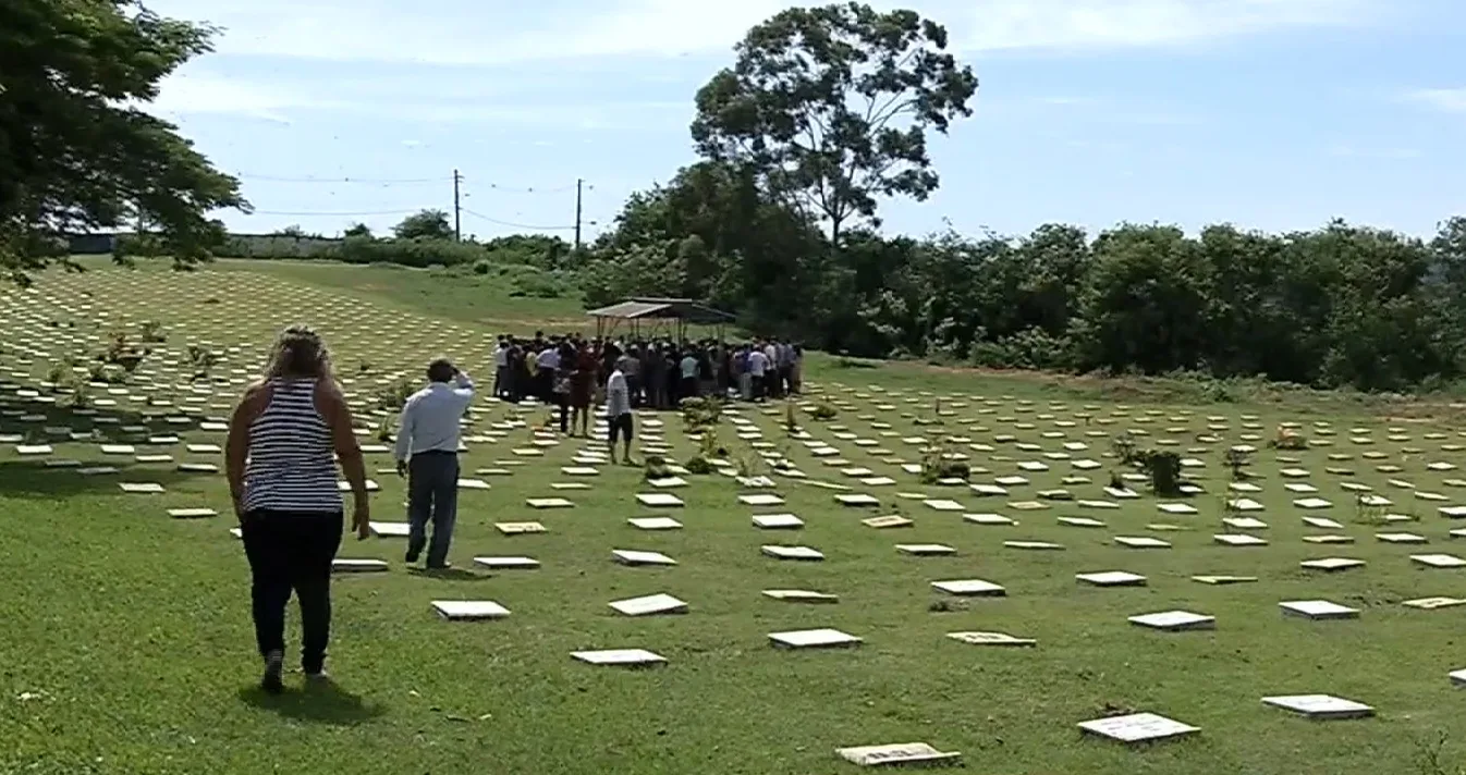 Motorista de ônibus morto em acidente na BR-262 é enterrado em Cariacica