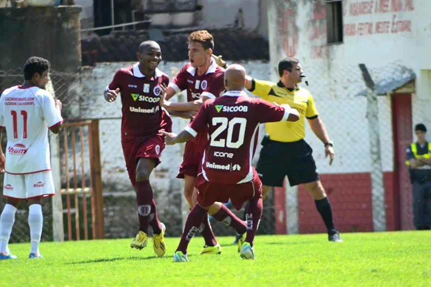 Copa ES 2014: Desportiva bate Cachoeiro em casa e segue líder do Grupo B