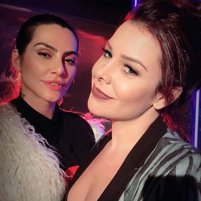 Fernanda Souza tieta Cleo Pires: Já era fã, virei a dona do fã clube!