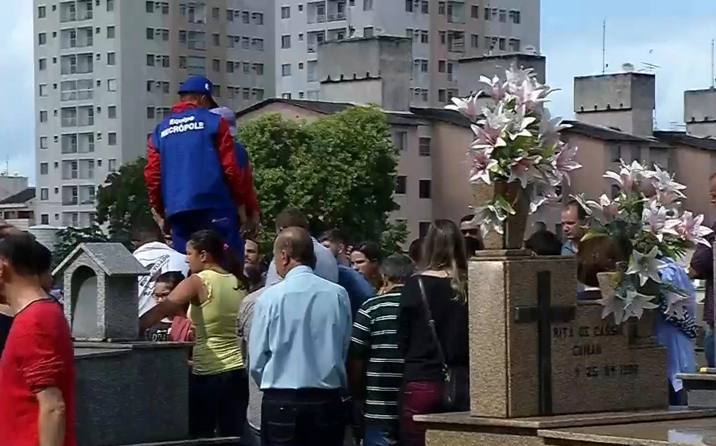 Caminhoneiro espancado por bandidos durante assalto é enterrado em VV