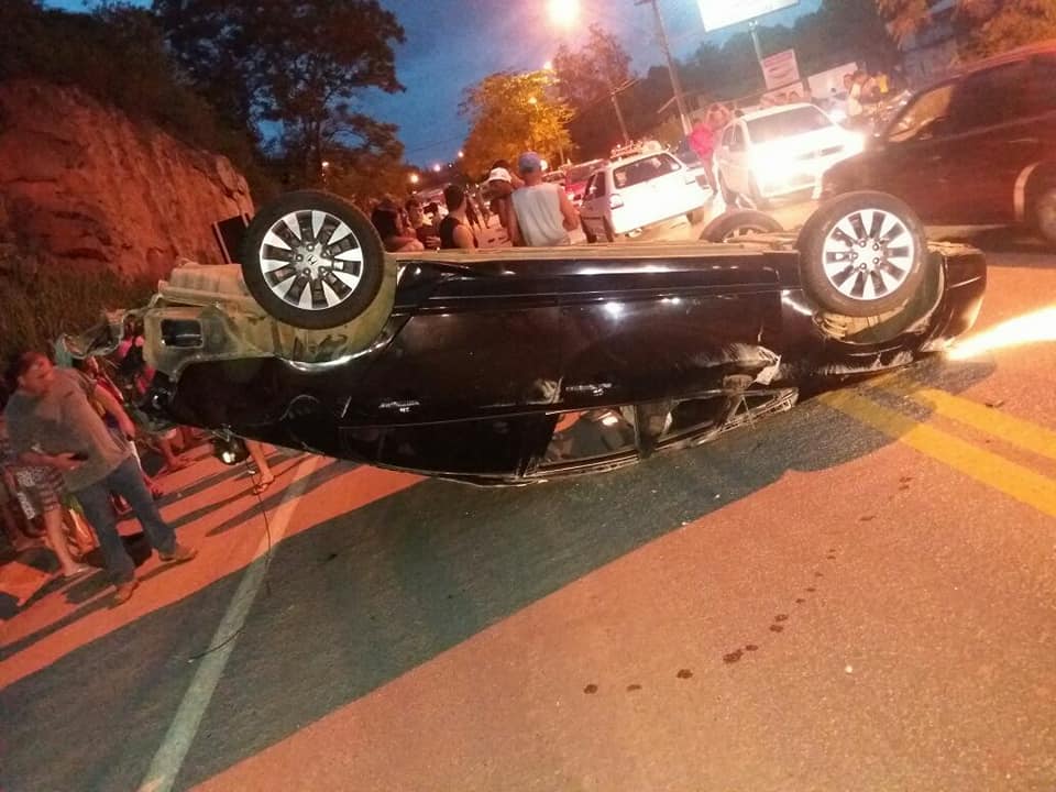 Acidente entre três veículos deixa seis feridos em rodovia de Cachoeiro