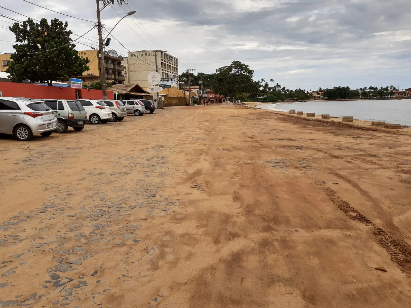 Obra de pavimentação em Meaípe, Guarapari, tem previsão de término em 10 dias; Moradores reclamam que ela ainda não começou