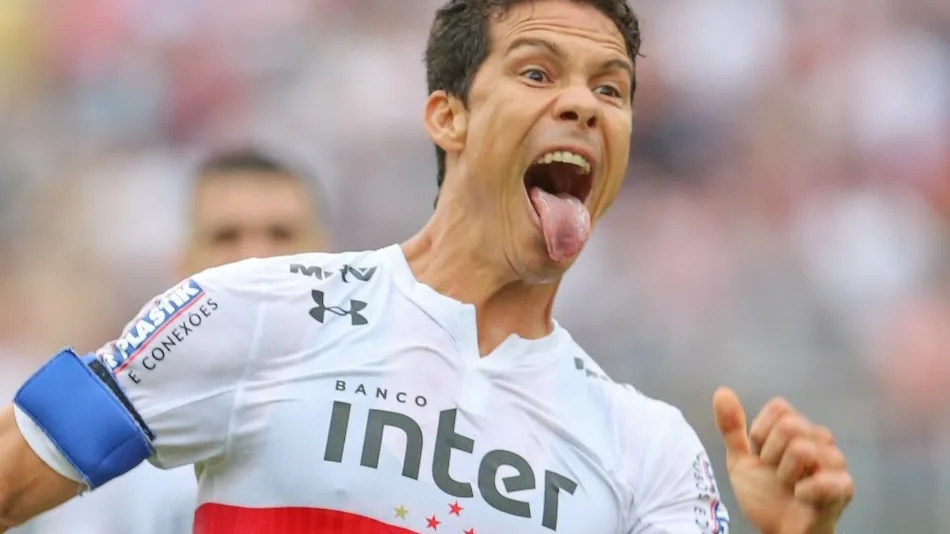 Hernanes: 'Torcida do São Paulo tem direito de xingar e reclamar'