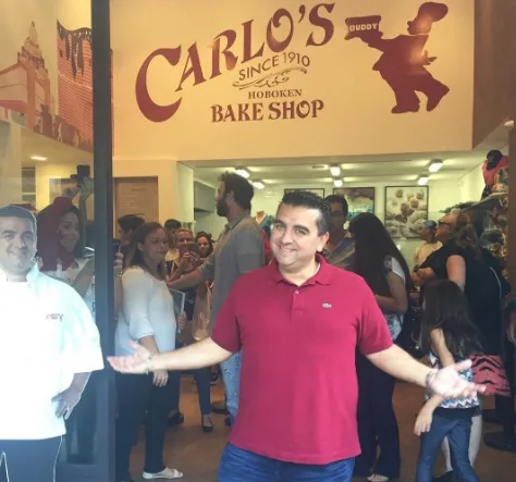 Buddy Valastro aparece de surpresa na unidade da Carlo'S Bakery em São Paulo