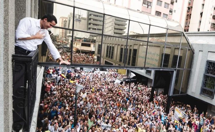 Guaidó convoca greve geral e Maduro diz que opositor quer provocar guerra