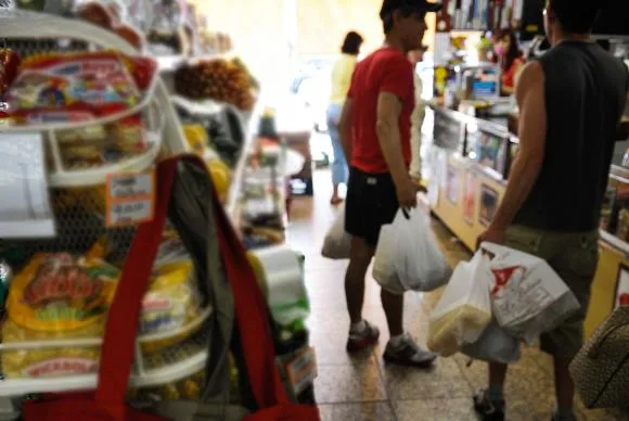 Sem saber o que funciona na Grande Vitória nesta segunda-feira? Confira!