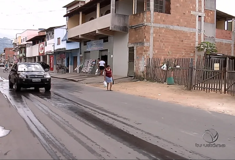 Jovem é morto com sete tiros na frente do tio na Serra