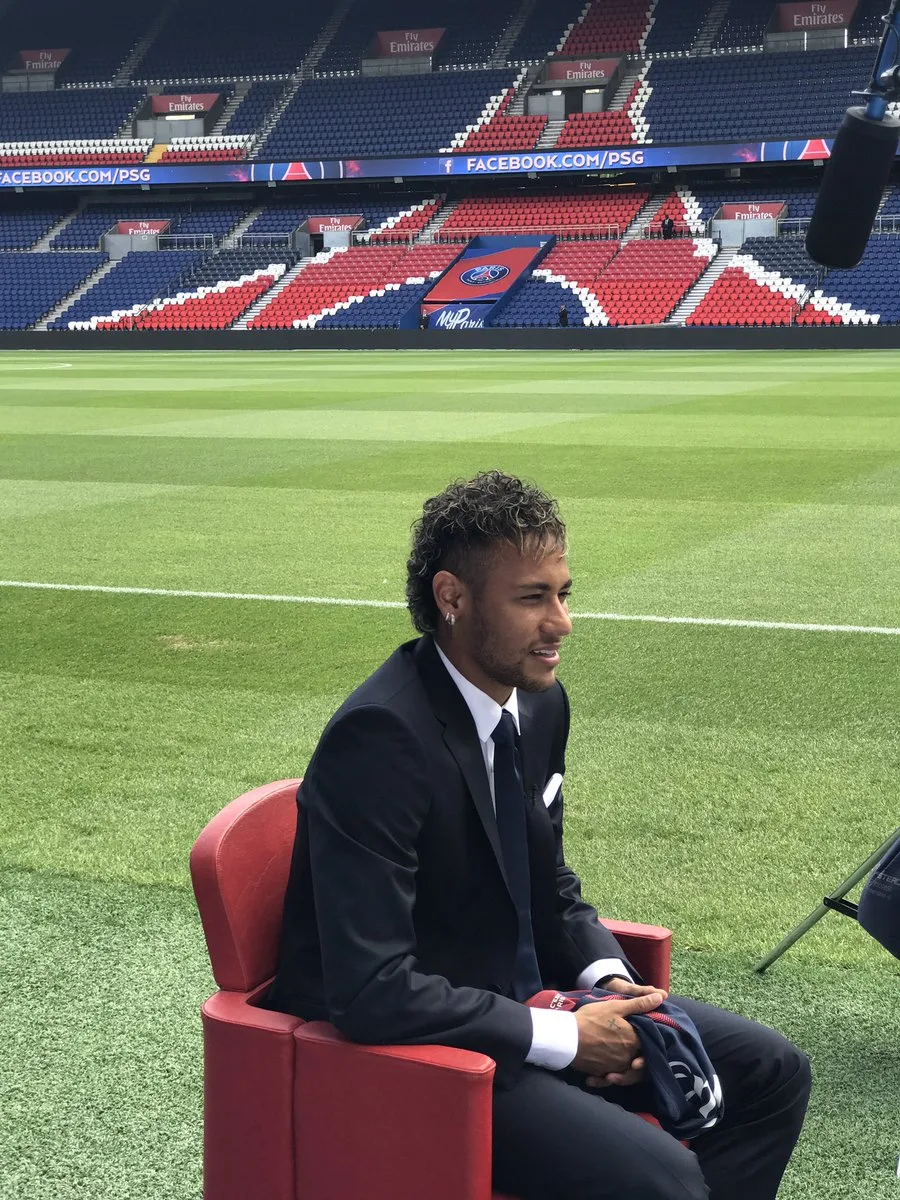 Neymar é apresentado no Paris Saint-Germain. Confira os detalhes!