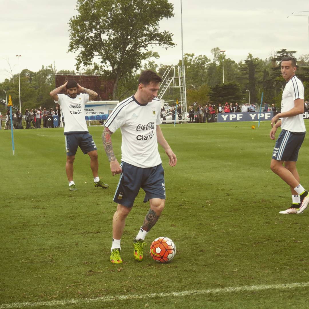 Com dúvida sobre Messi, Chile e Argentina revivem última final da Copa América