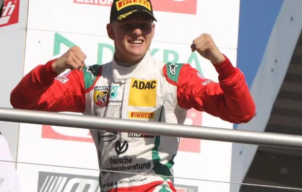 Filho de Schumacher vai disputar a Fórmula 3 Europeia, categoria de acesso à F-1