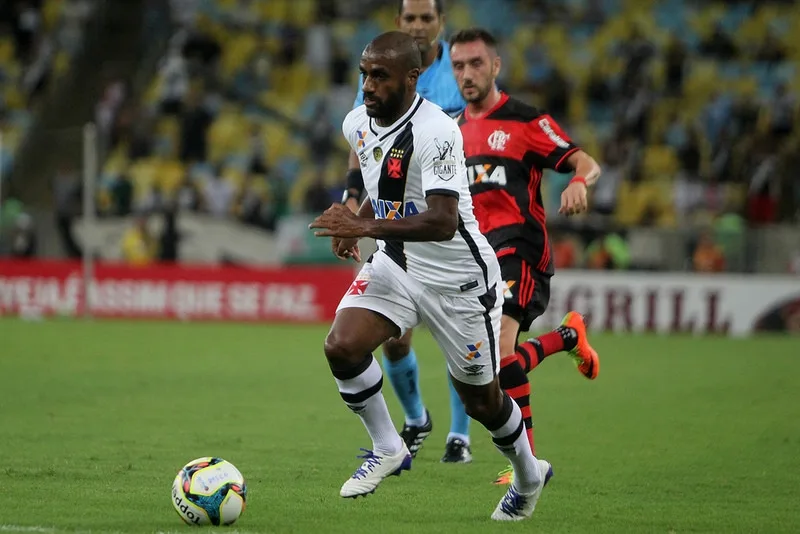 Vasco segura empate com o Flamengo e avança à decisão da Taça Rio