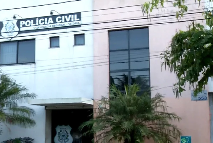 Homem com quase cem passagens pela justiça é detido, paga fiança de R$ 4 mil e é liberado em Vitória Homem com quase cem passagens pela justiça é detido, paga fiança de R$ 4 mil e é liberado em Vitória