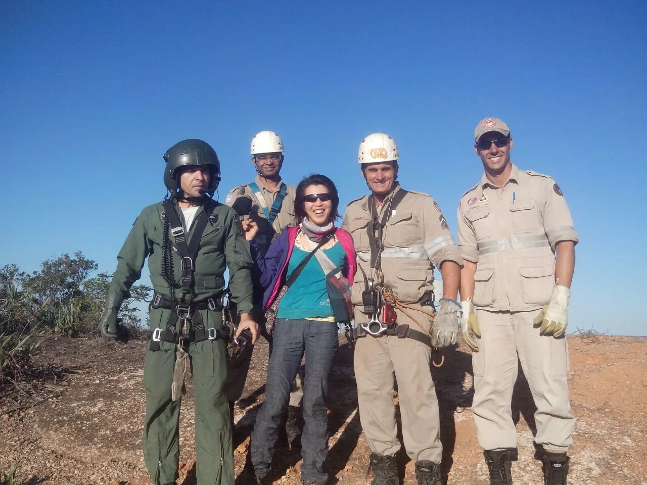 Atleta japonesa é resgatada após sofrer acidente de parapente em Baixo Guandu