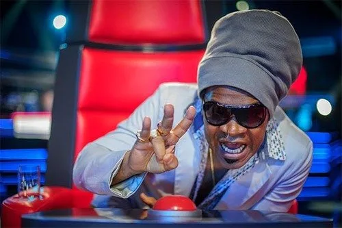 Carlinhos Brown nega saída de juri do "The Voice Brasil"