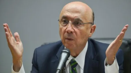 'Meu cenário base é que o presidente vai continuar', diz Meirelles