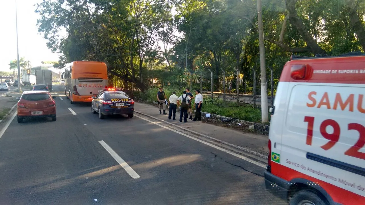 Ciclista é atropelado por ônibus na descida da Segunda Ponte em Cariacica