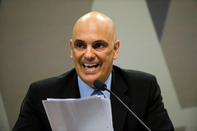 Brasília – O ministro licenciado da Justiça, Alexandre de Moraes, indicado para cargo de ministro do STF, passa por sabatina na Comissão de Constituição e Justiça (CCJ) no Senado Federal (Marcelo Camargo/Agência Brasil)