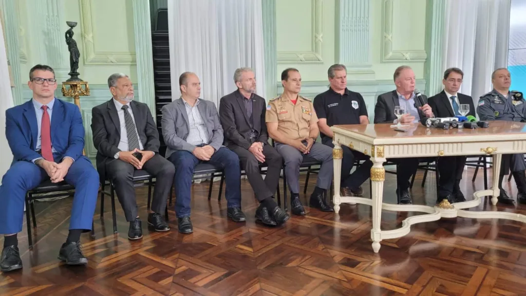 Cúpula da Segurança Pública em anúncio sobre redução de homicídios