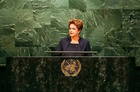 "Brasil vive grave momento, mas tem sociedade que venceu autoritarismo", diz Dilma na ONU