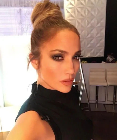 Jennifer Lopez publica foto com possível namorado, mas apaga logo depois