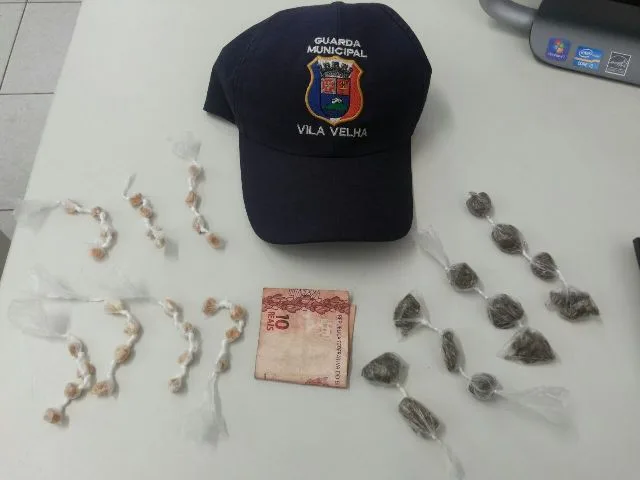 Homem é preso com 28 pedras de crack em rua de Vila Velha