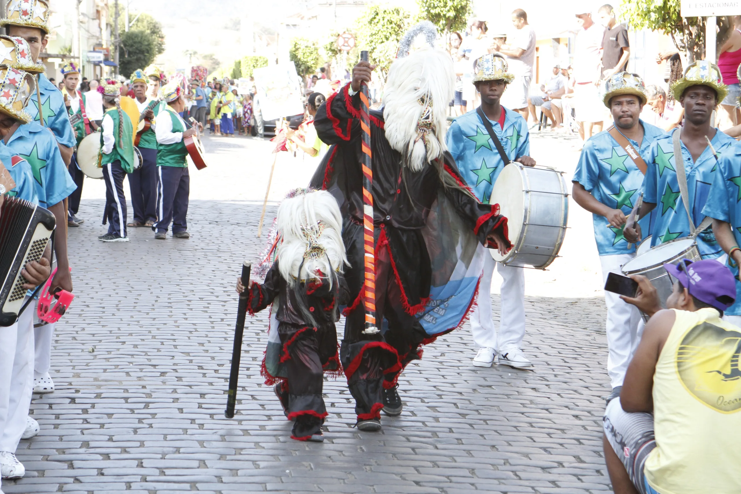 Encontro Nacional de Folia de Reis movimenta as ruas de Muqui